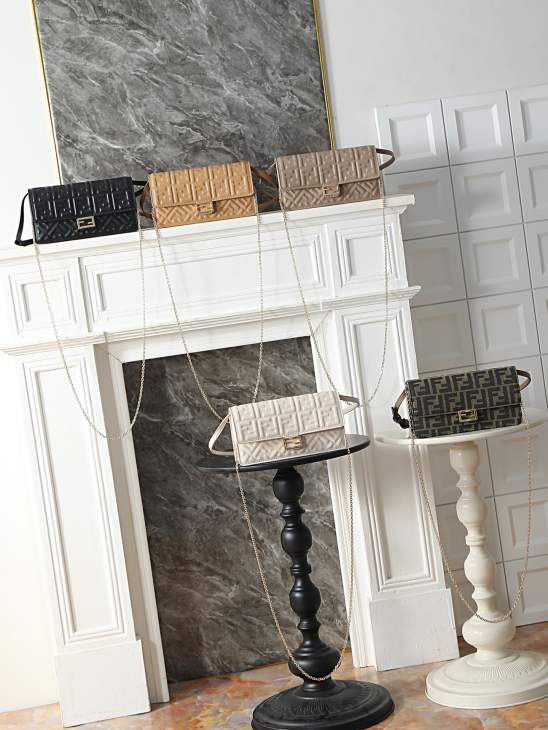Picture of Fendi Handbags _SKUfw237522475fw